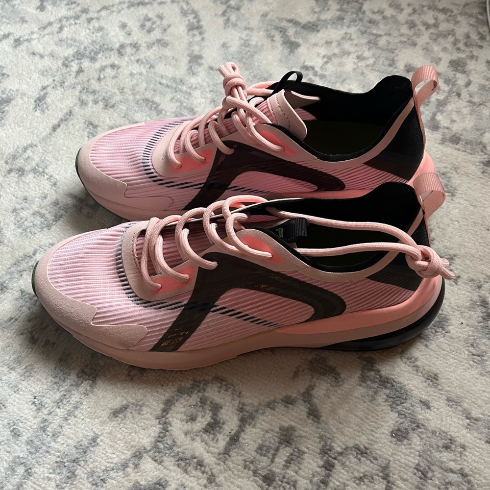Fabletics running shoe size 10.